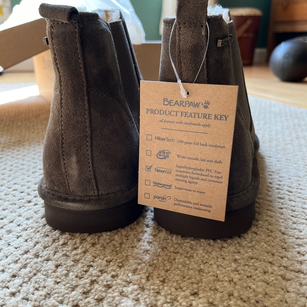 Bearpaw Drew ankle boots NWT and in box.  Size 10. Brown.